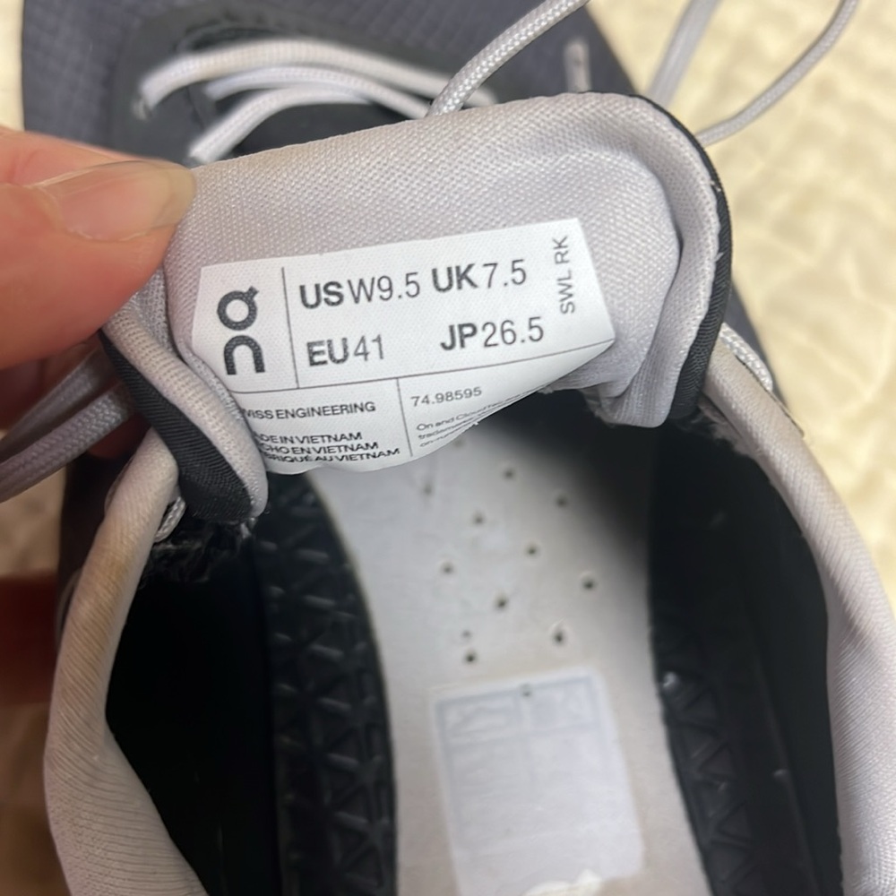 NWOT - ON Cloudvista Waterproof Trail Running Shoe- W 9.5 - Picture 11 of 14